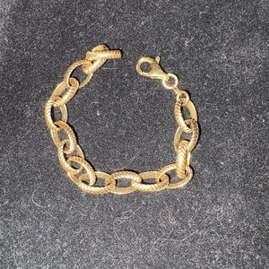 Luxurious Gold Chain Bracelet